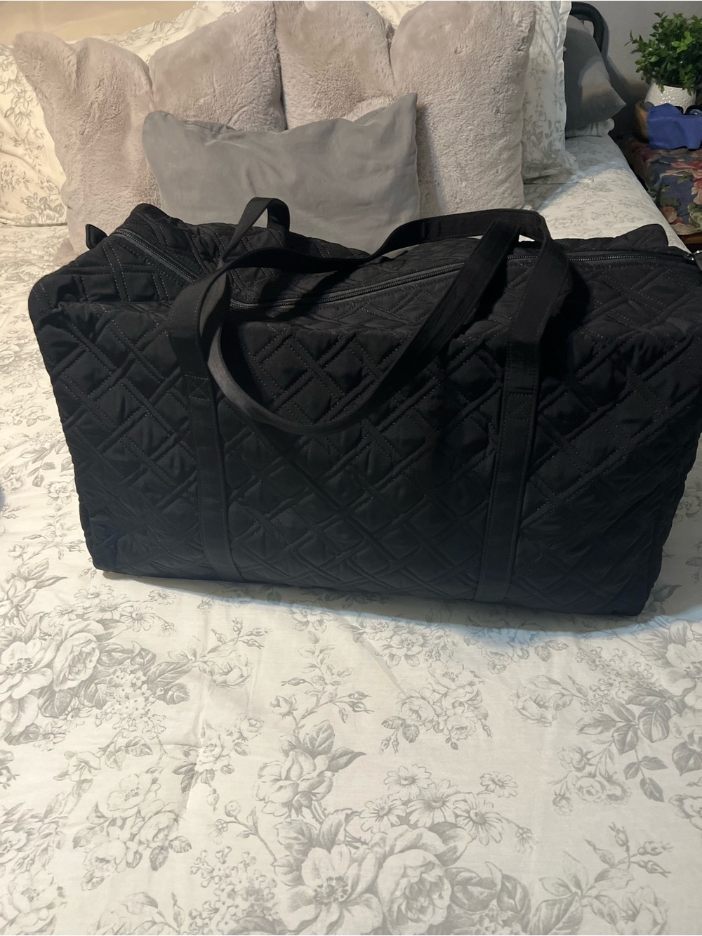 Vera Bradley Black Quilted Large Travel Duffel Bag in EXCELLENT condition